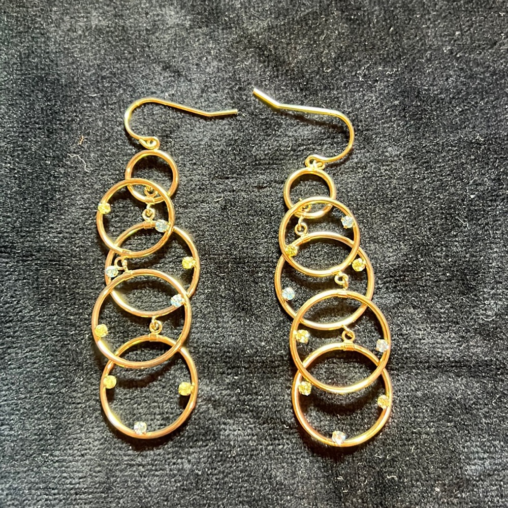 New, Fish hook, 14kt yellow gold, peridots and Topazes stones Value US $529